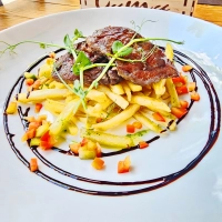 BEEF FILET MIGNON WITH FRENCH FRIES